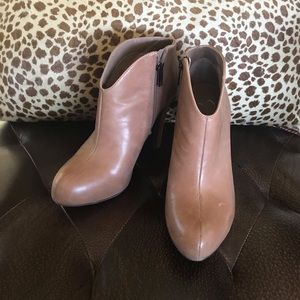 Cute Jessica Simpson Tan Platform Booties